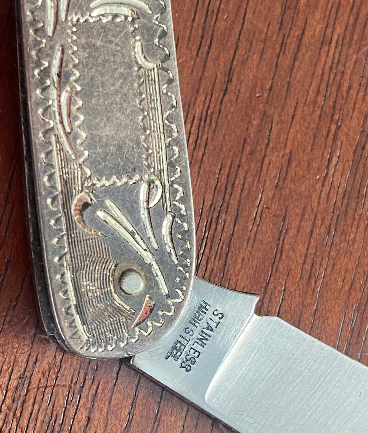 Antique Engraved Silver Case Stainless High Steel Pendant Knife Tool