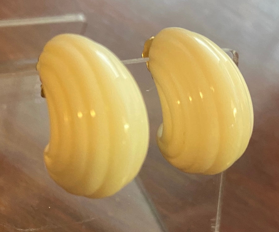 Cream Ivory Puffy Plastic Ribbed Earrings Pierced