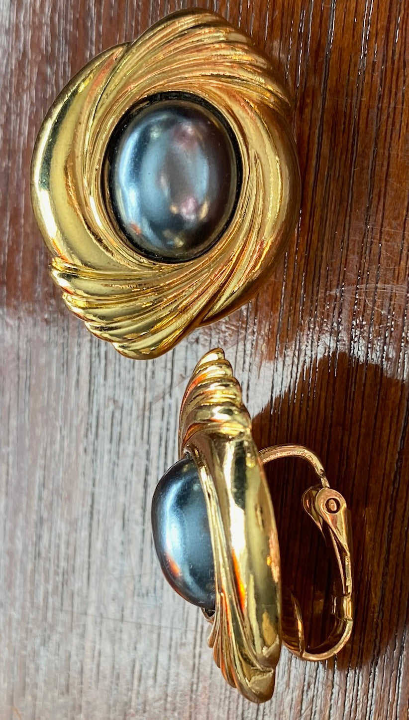 Vintage Gold Tone Gunmetal Cabochon Clip on Earrings