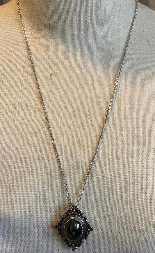 Vintage Victorian Style Sarah Coventry Gray Cabochon Pendant Necklace Silver Tone