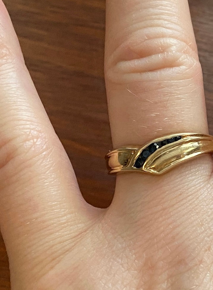 10k Yellow Gold Graduating Sapphire Wrap Style Ring Sz 8.5