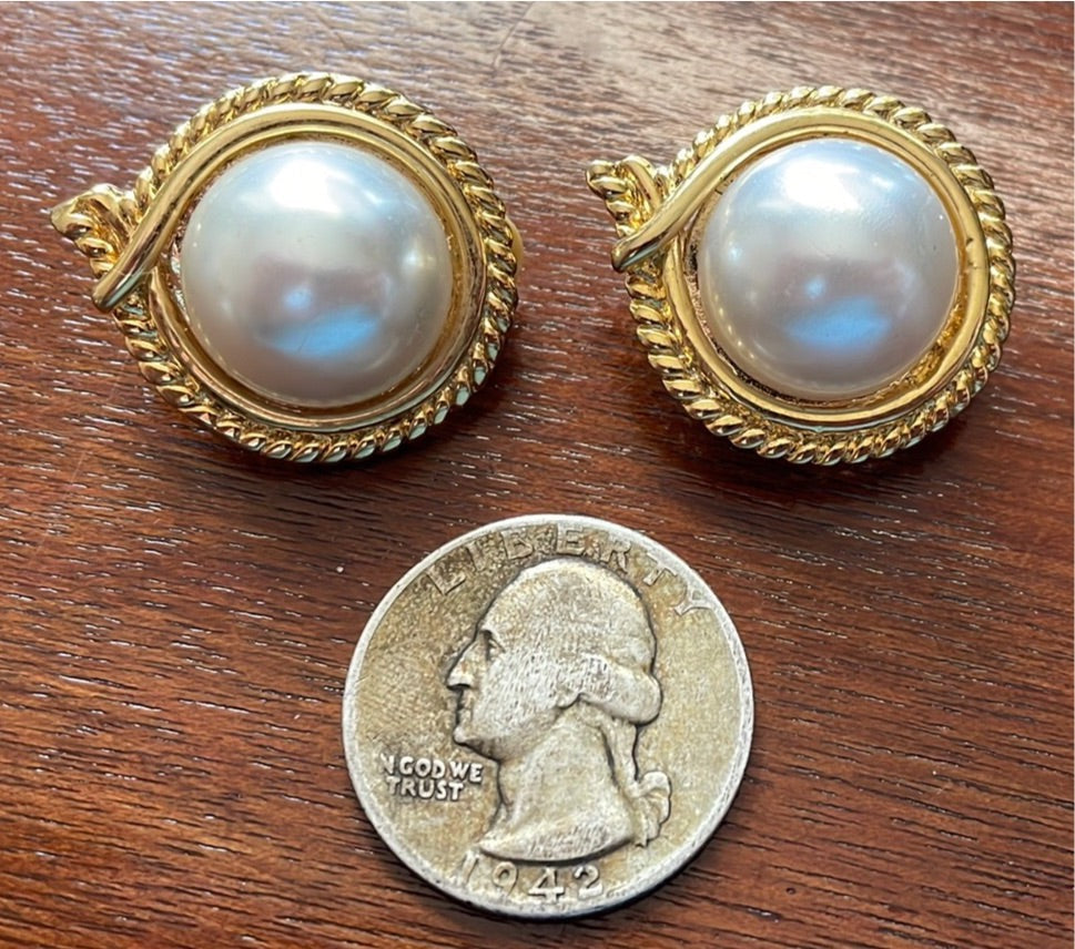 Goldtone Round Clip On Earrings Faux Pearl Pearlescent Center