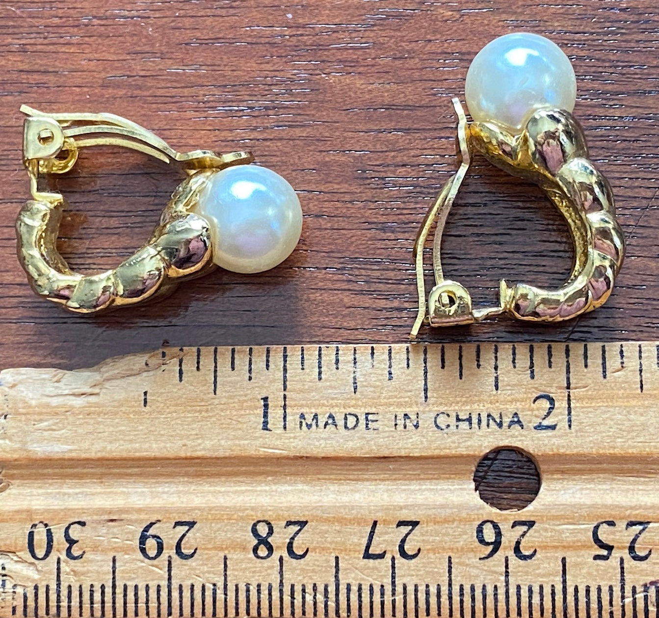 Vintage 80's Gold Tone Laurel Faux Pearl Ear Cuff Clip on Earrings