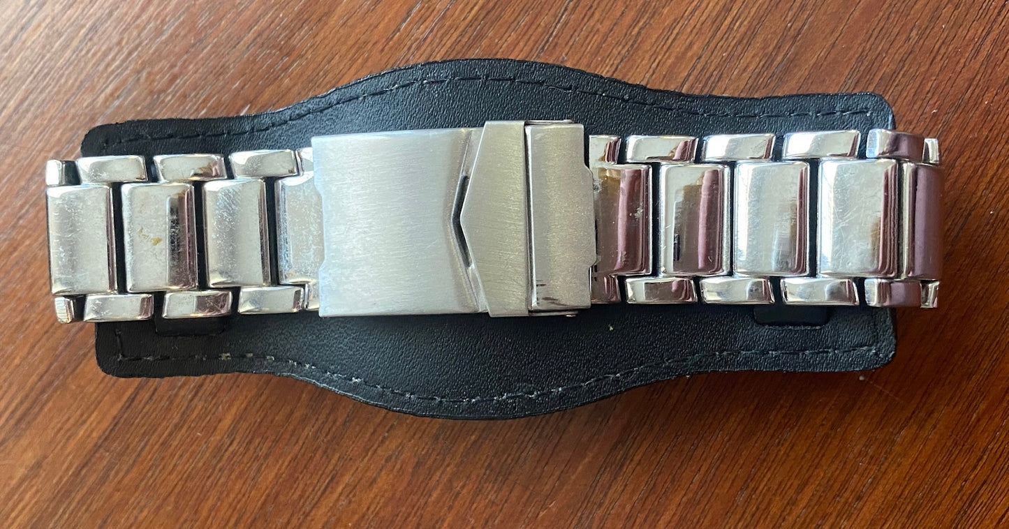 Kenneth Cole Unlisted Mens Wristwatch UL 1002 A126 Needs Battery