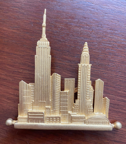 Vintage Signed 1988 Brushed Goldtone New York City Skyline Brooch Pin