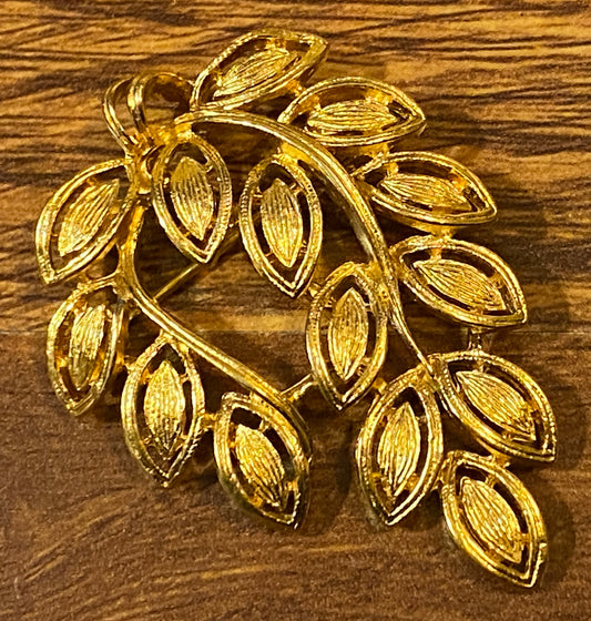 Vintage Signed Napier Gold Tone Metal Leaf Large Brooch Pin