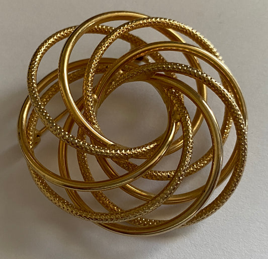 Vintage Good Tone Metal Circle Knot Infinity Brooch Pin