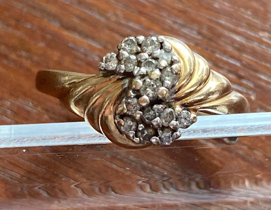 10k Yellow Gold .20ctw Diamond Cluster Ring Sz 6 - 6.25