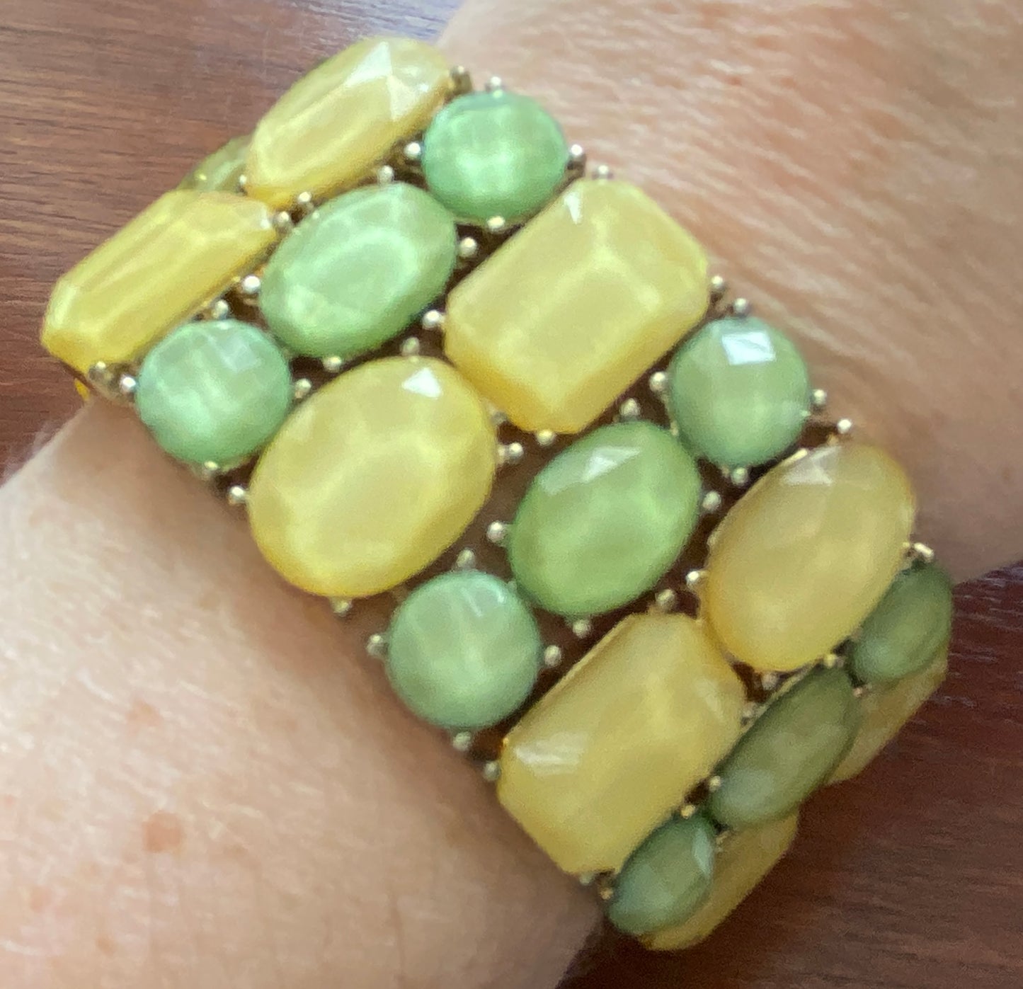 Vintage Style Stretch Bangle Bracelet Green Yellow Plastic Stones