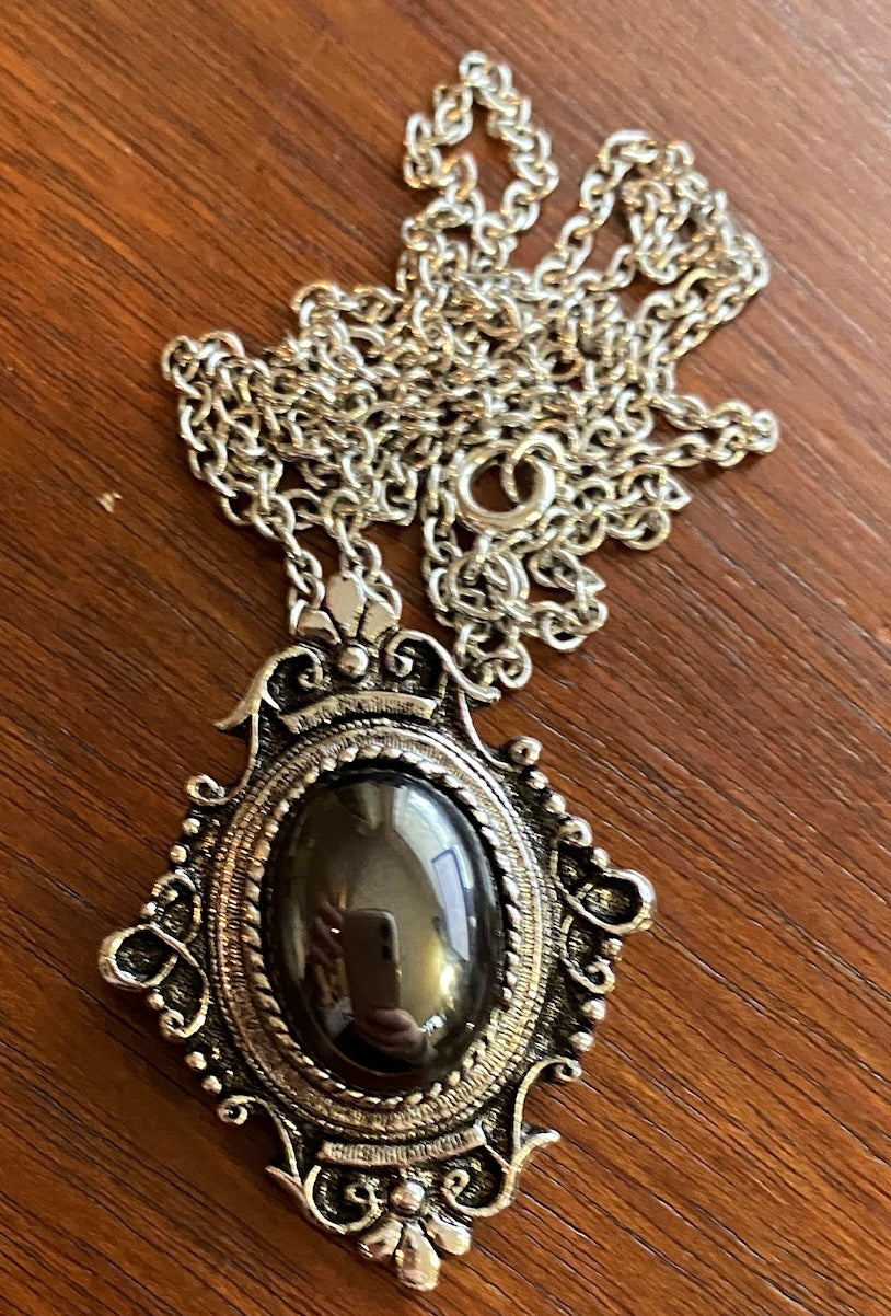 Vintage Victorian Style Sarah Coventry Gray Cabochon Pendant Necklace Silver Tone