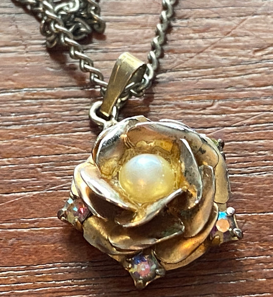 Gold Tone Aurora Borealis Rhinestone Faux Pearl Flower Pendant Necklace