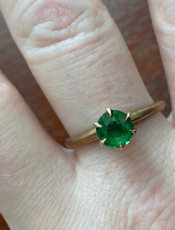 Vintage 10k Yellow Gold Prong Set Green Glass Ring Sz 9.75