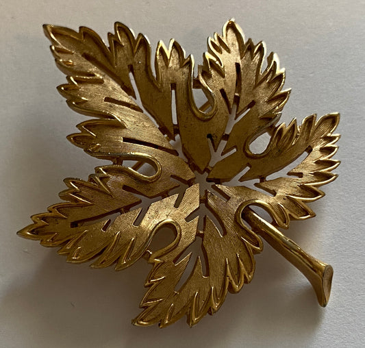 Vintage Trifari Leaf Gold Tone Metal Brooch Pin