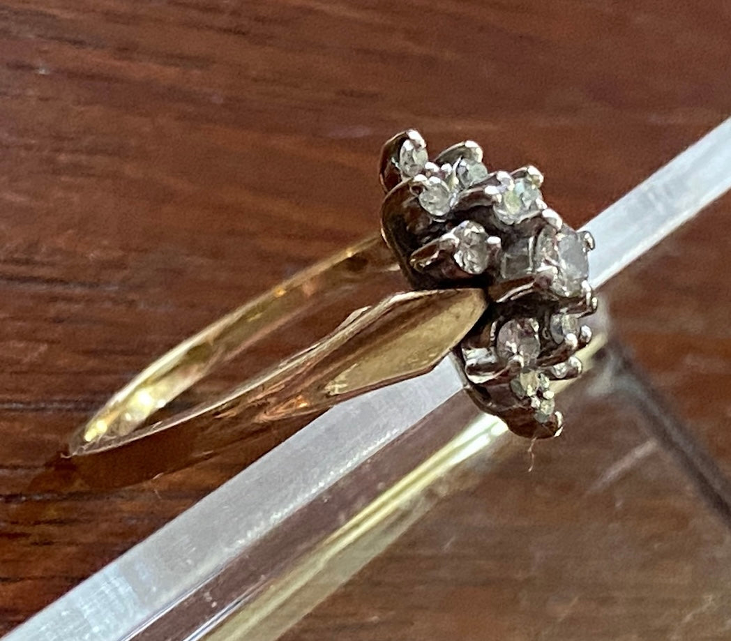 14k Yellow Gold Diamond Bowtie Style Ring Sz 5