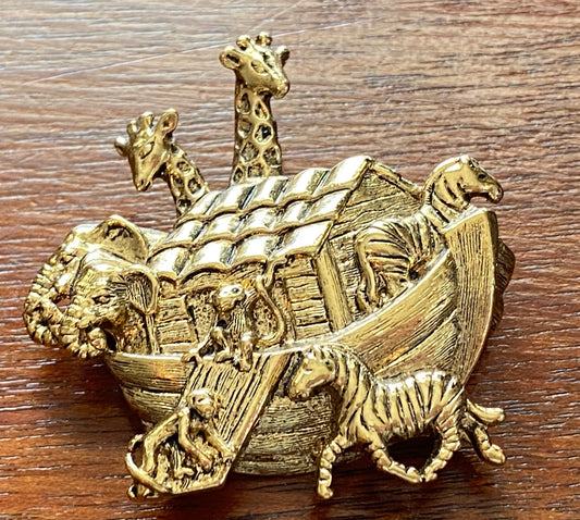 Vintage Avon Gold Tone Metal Noahs Ark Brooch Pin Boat Ship Animals