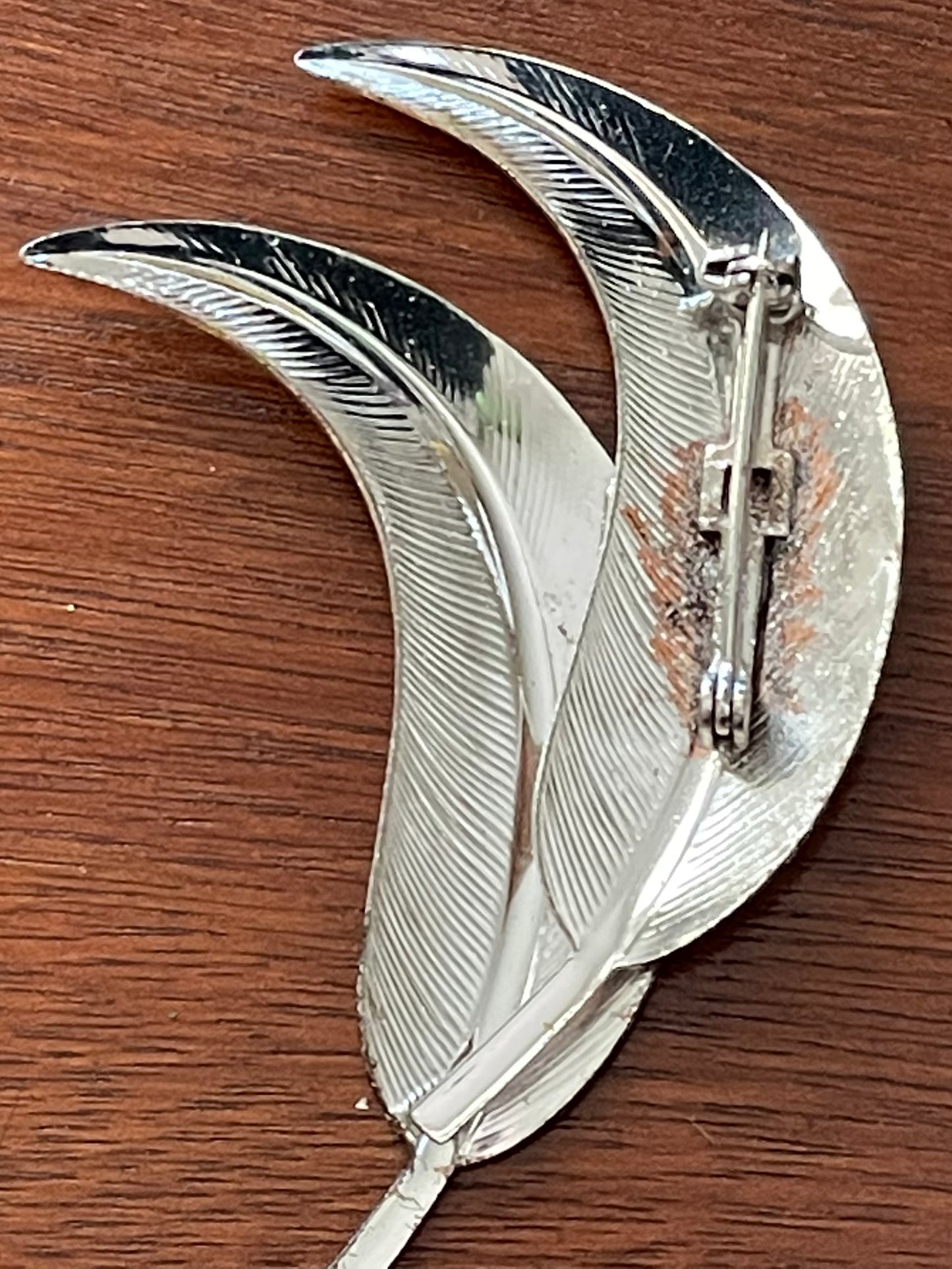 Vintage Silvertone Metal Leaf Feather Brooch Pin