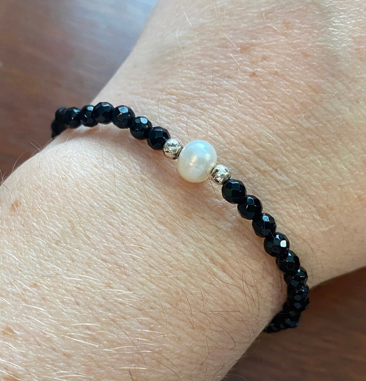 Faceted Glass Black Bead Pearl Stretch Bracelet