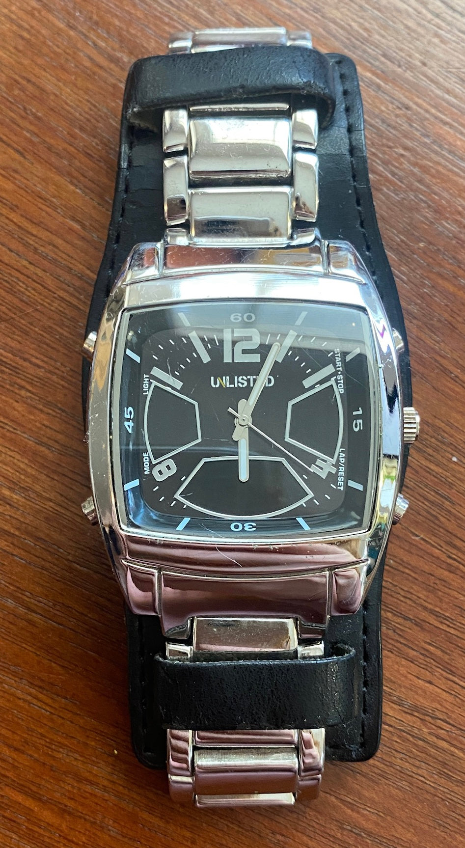 Kenneth Cole Unlisted Mens Wristwatch UL 1002 A126 Needs Battery