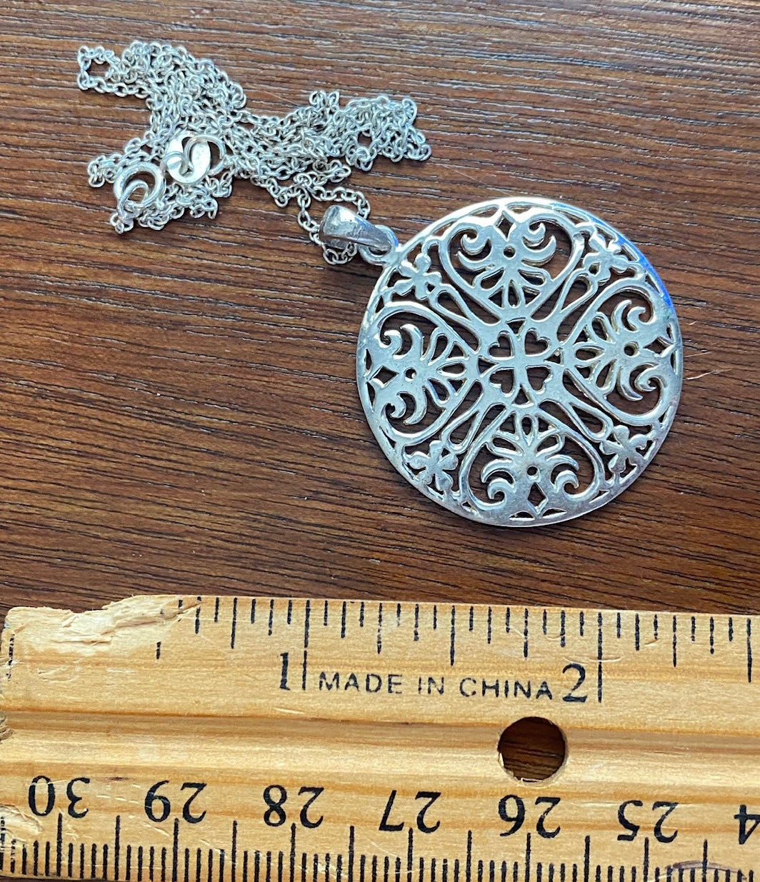 Sterling Silver 925 Chain Link Filigree Open Work Round Pendant Necklace