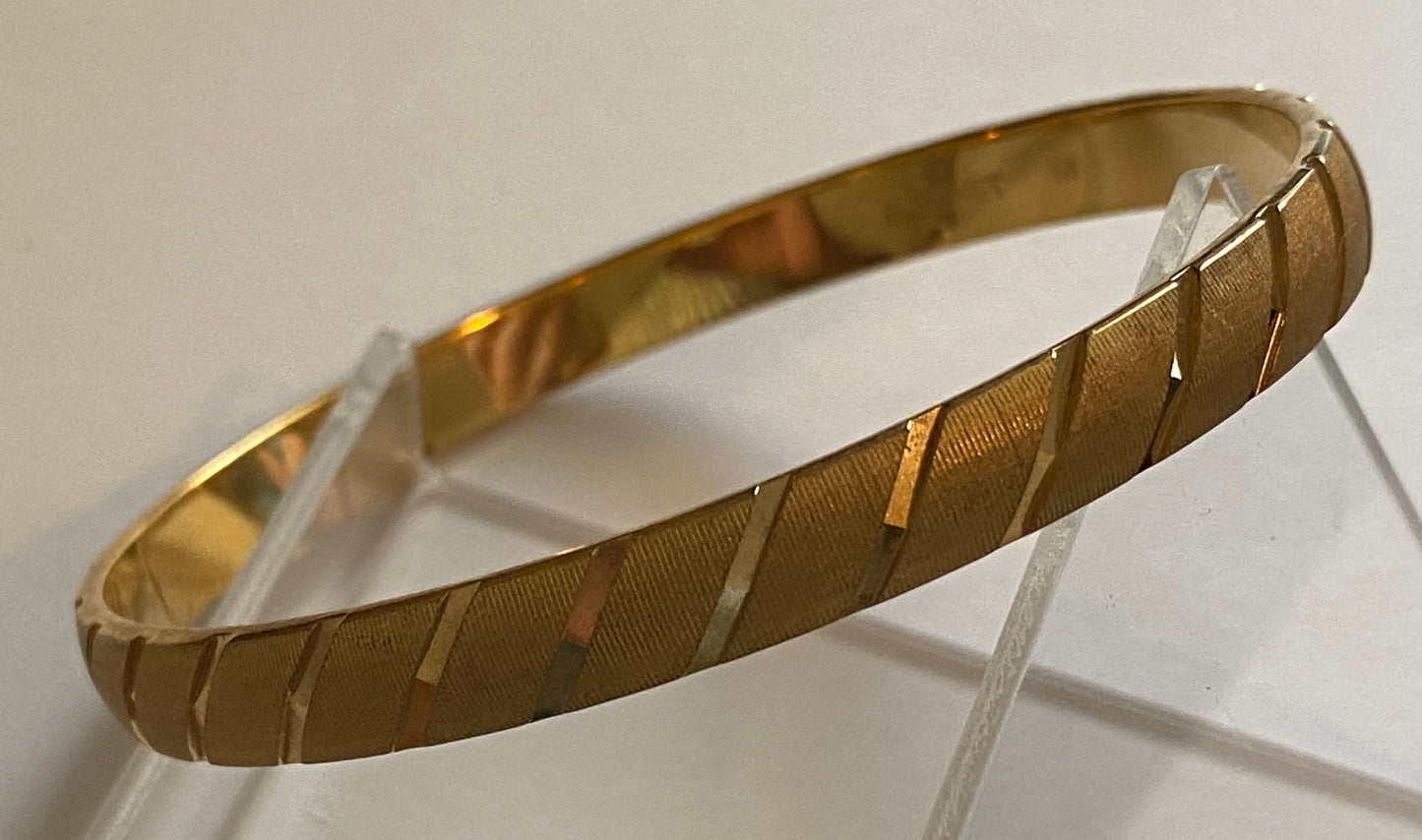 Vintage Brushed Gold Tone Metal Striped Bangle Signed Monet