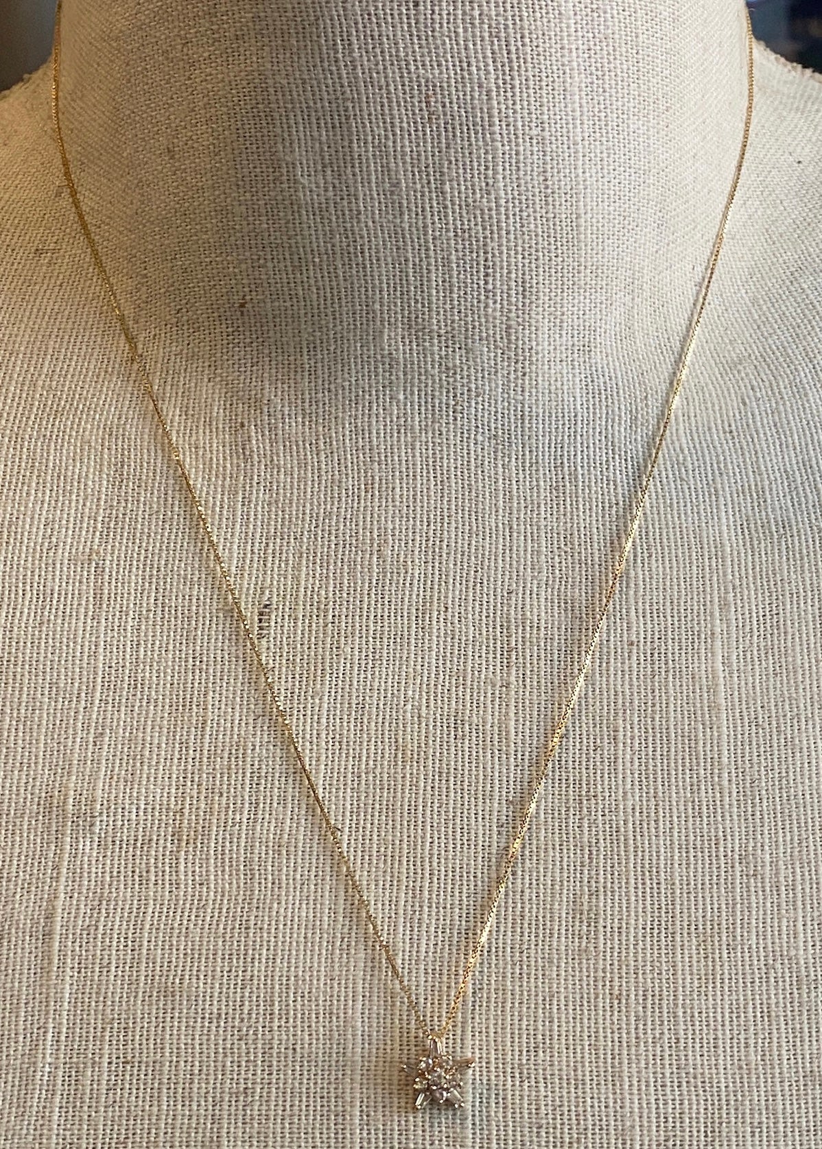 14k Yellow Gold Round Baguette .25ctw Diamond Star Pendant Necklace