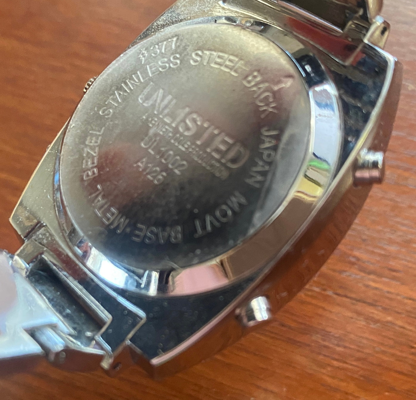 Kenneth Cole Unlisted Mens Wristwatch UL 1002 A126 Needs Battery
