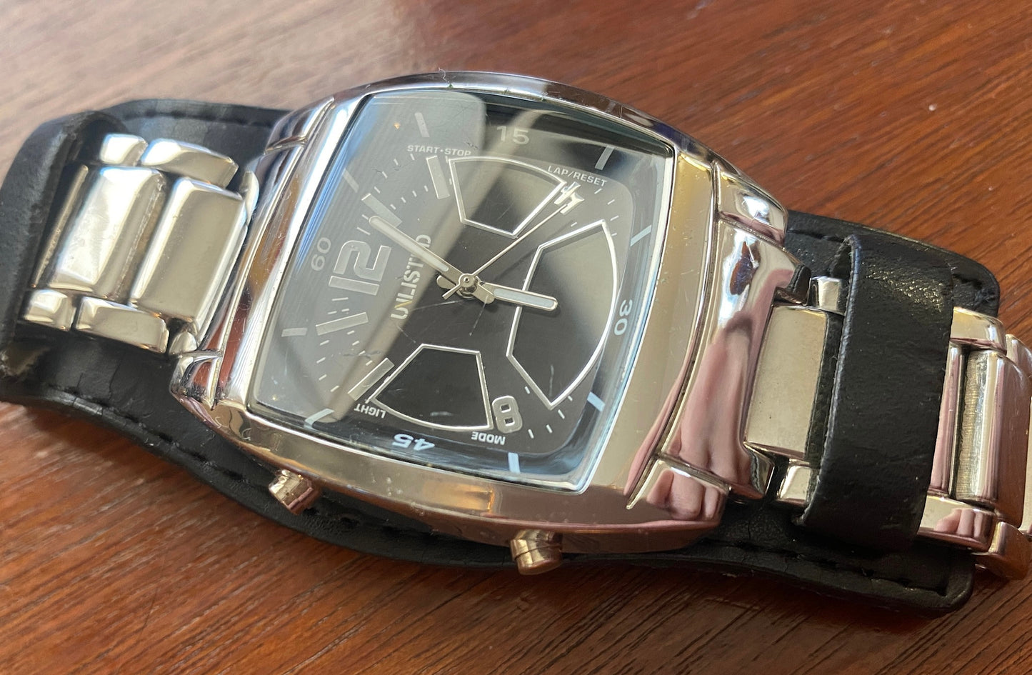 Kenneth Cole Unlisted Mens Wristwatch UL 1002 A126 Needs Battery