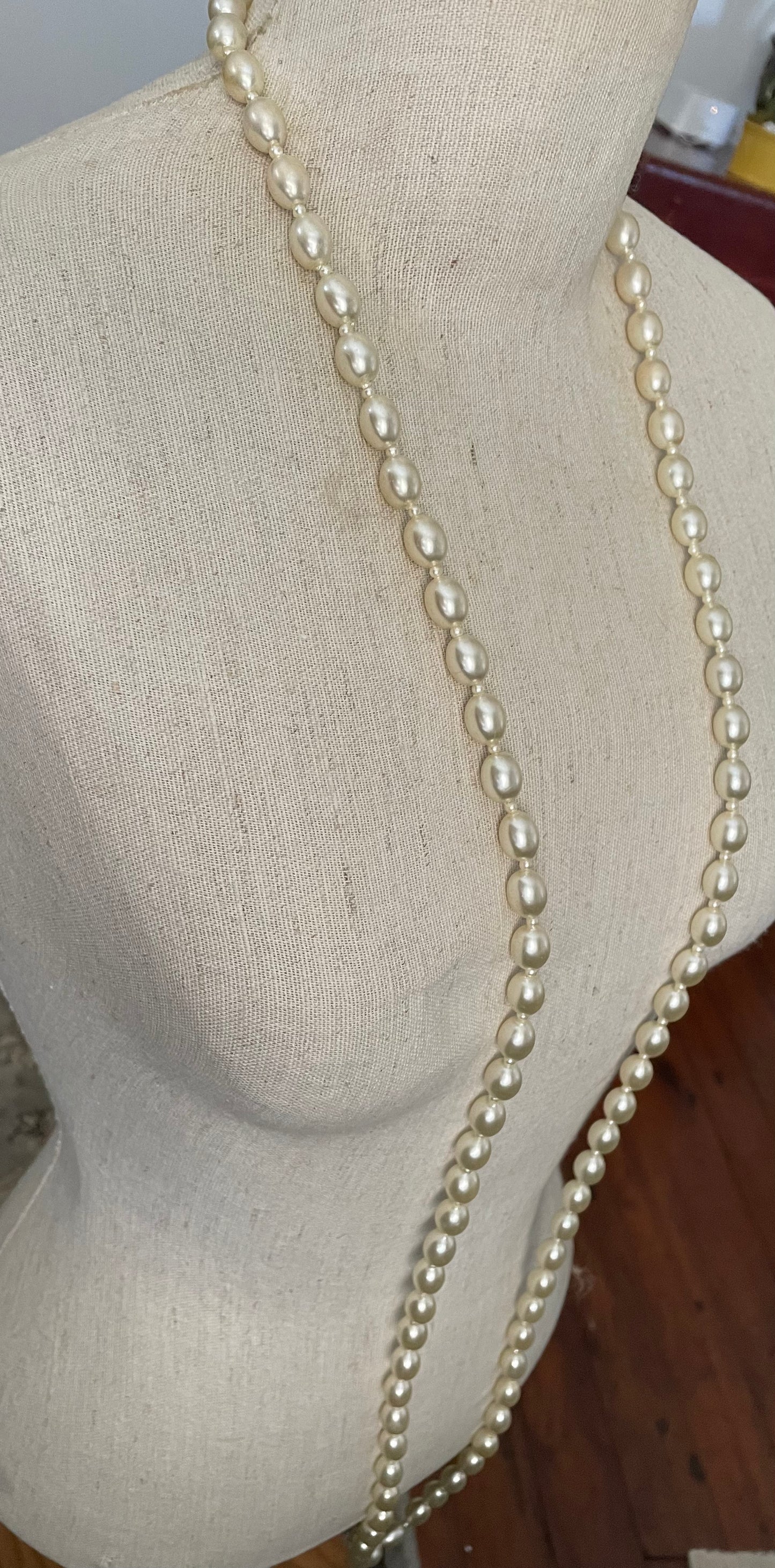 Vintage Baroque Ivory Faux Pearl Long Layering Necklace 24 Inches