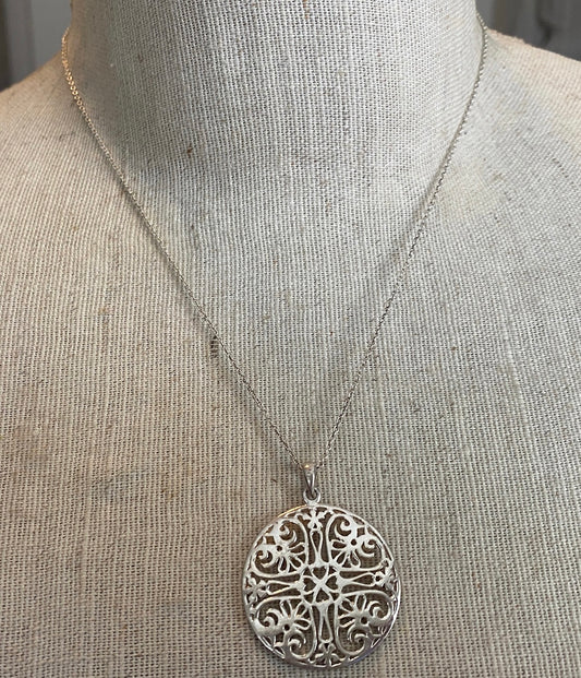 Sterling Silver 925 Chain Link Filigree Open Work Round Pendant Necklace