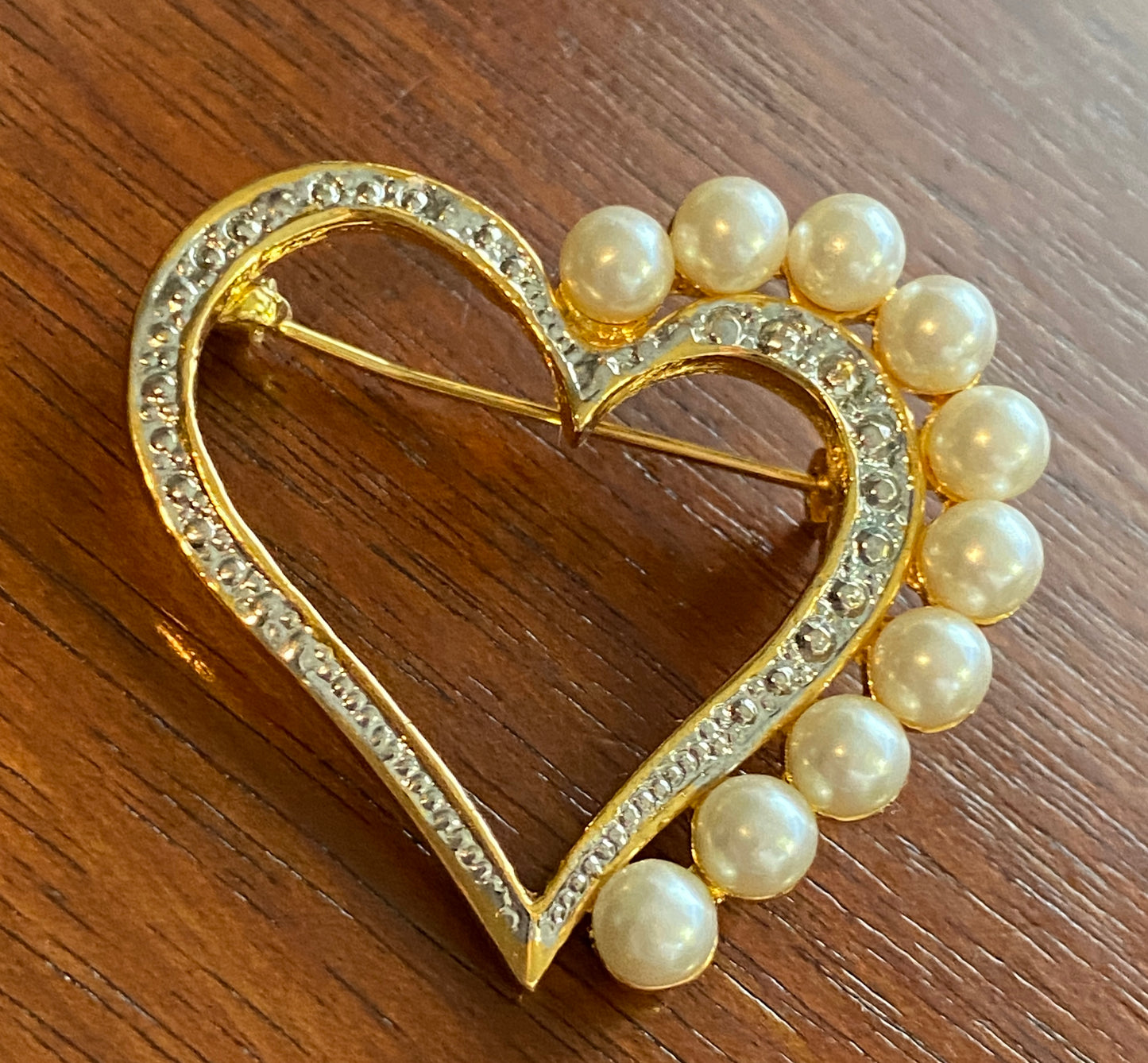 Large Heart Cutout Faux Pearl Brooch Pin Gold Tone