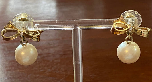 Gold Tone Bow Ribbon Rhinestone 12mm Faux Pearl Drop Dangly Earrings Pierced