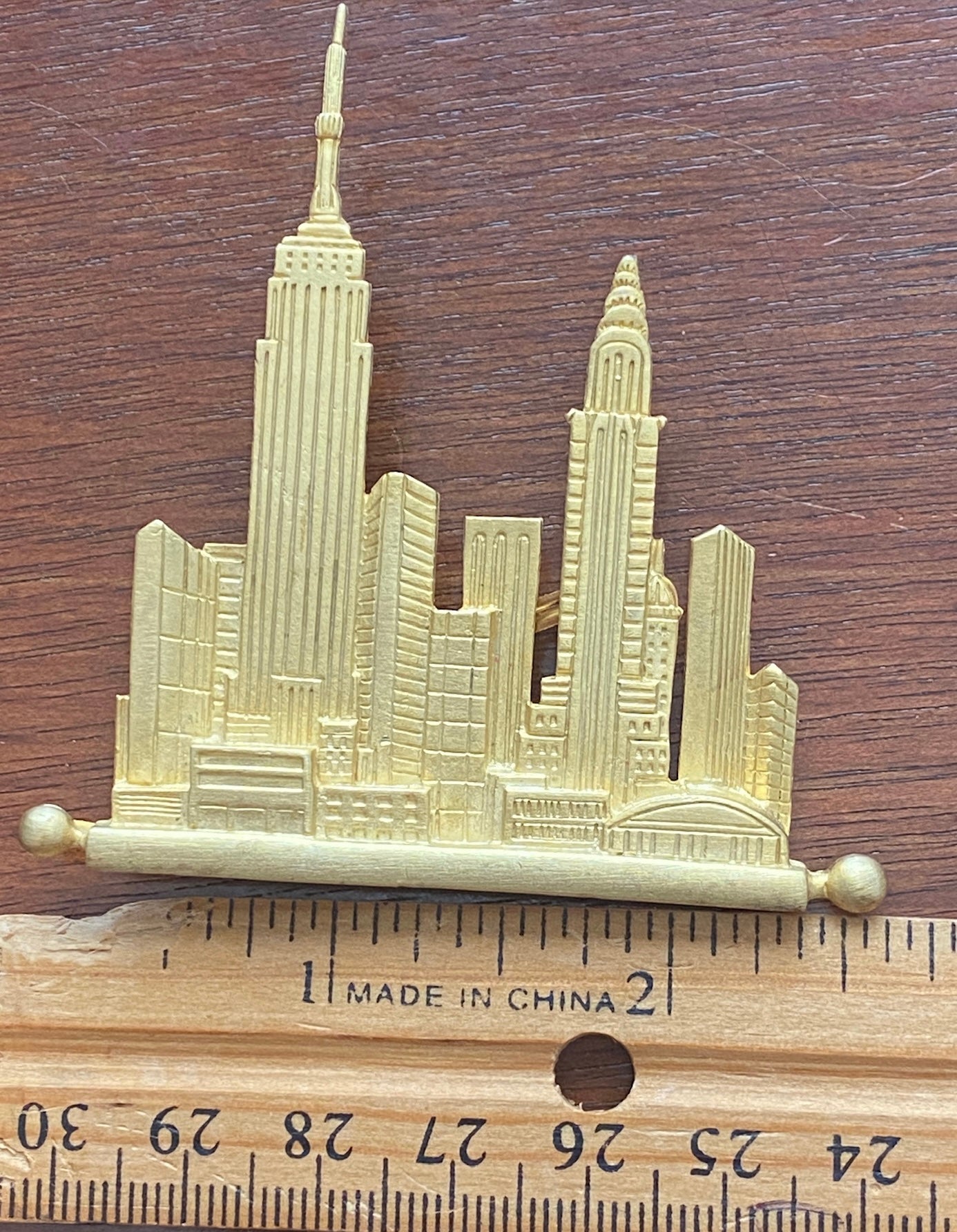 Vintage Signed 1988 Brushed Goldtone New York City Skyline Brooch Pin