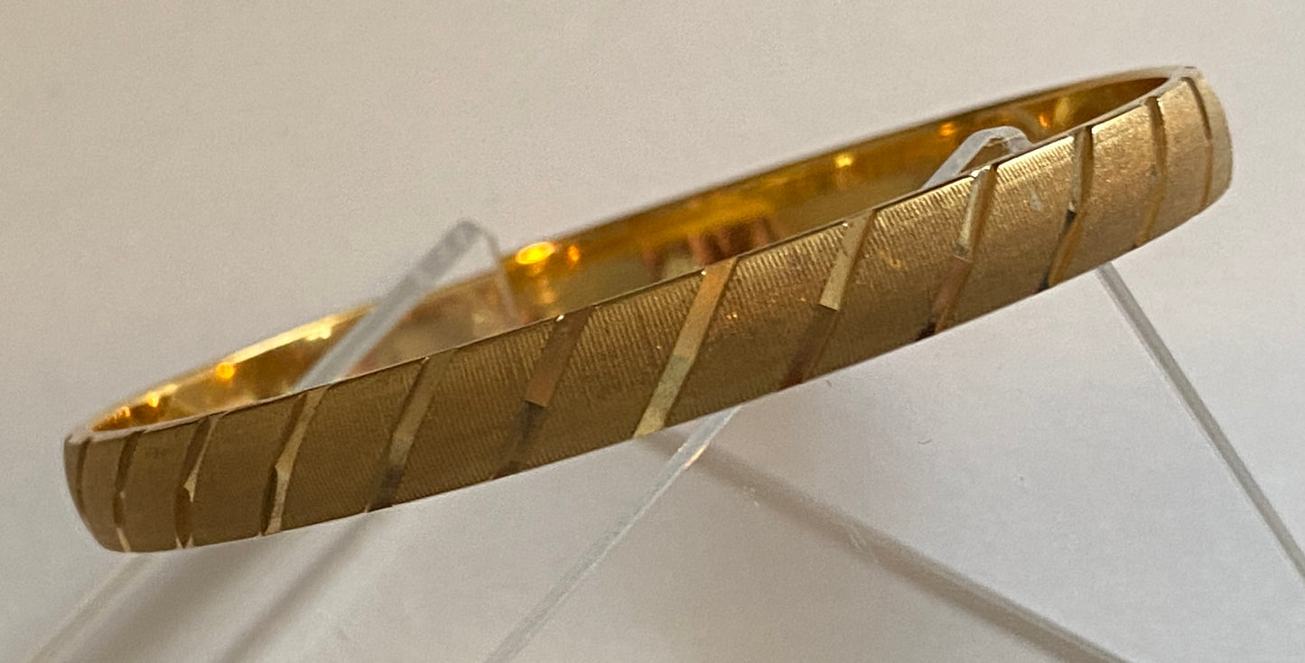 Vintage Brushed Gold Tone Metal Striped Bangle Signed Monet