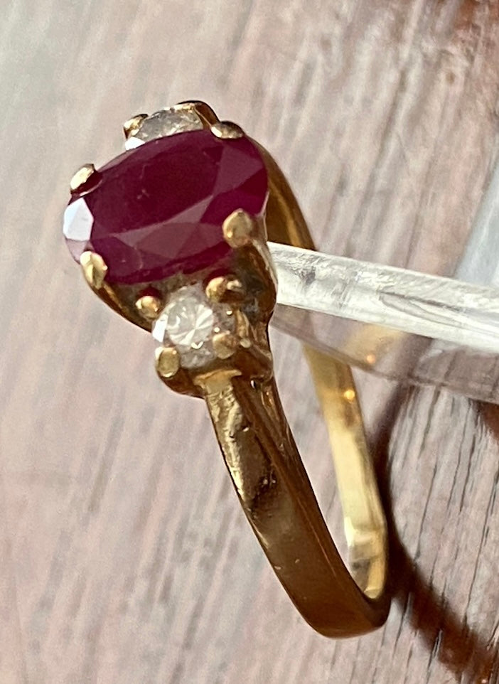 14k Yellow Gold Oval Ruby Diamond Accent 3 Stone Ring Sz 5.5 Signed RY