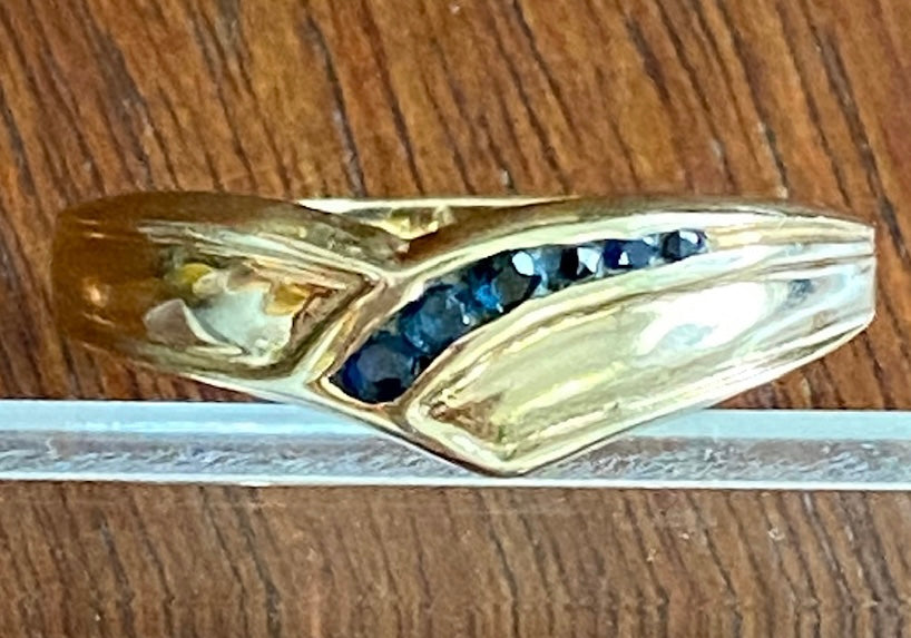 10k Yellow Gold Graduating Sapphire Wrap Style Ring Sz 8.5