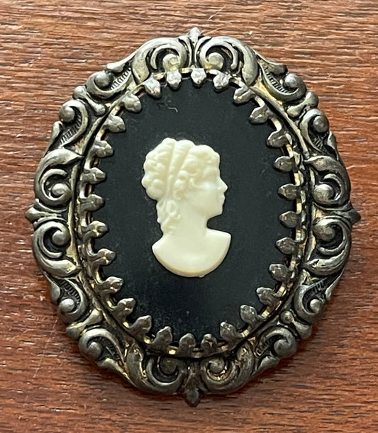 Victorian Style Silver Tone Metal Round Faux Black Cameo Brooch Pin