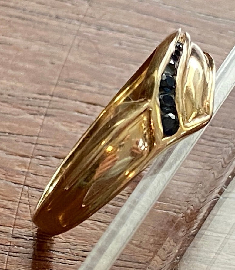 10k Yellow Gold Graduating Sapphire Wrap Style Ring Sz 8.5