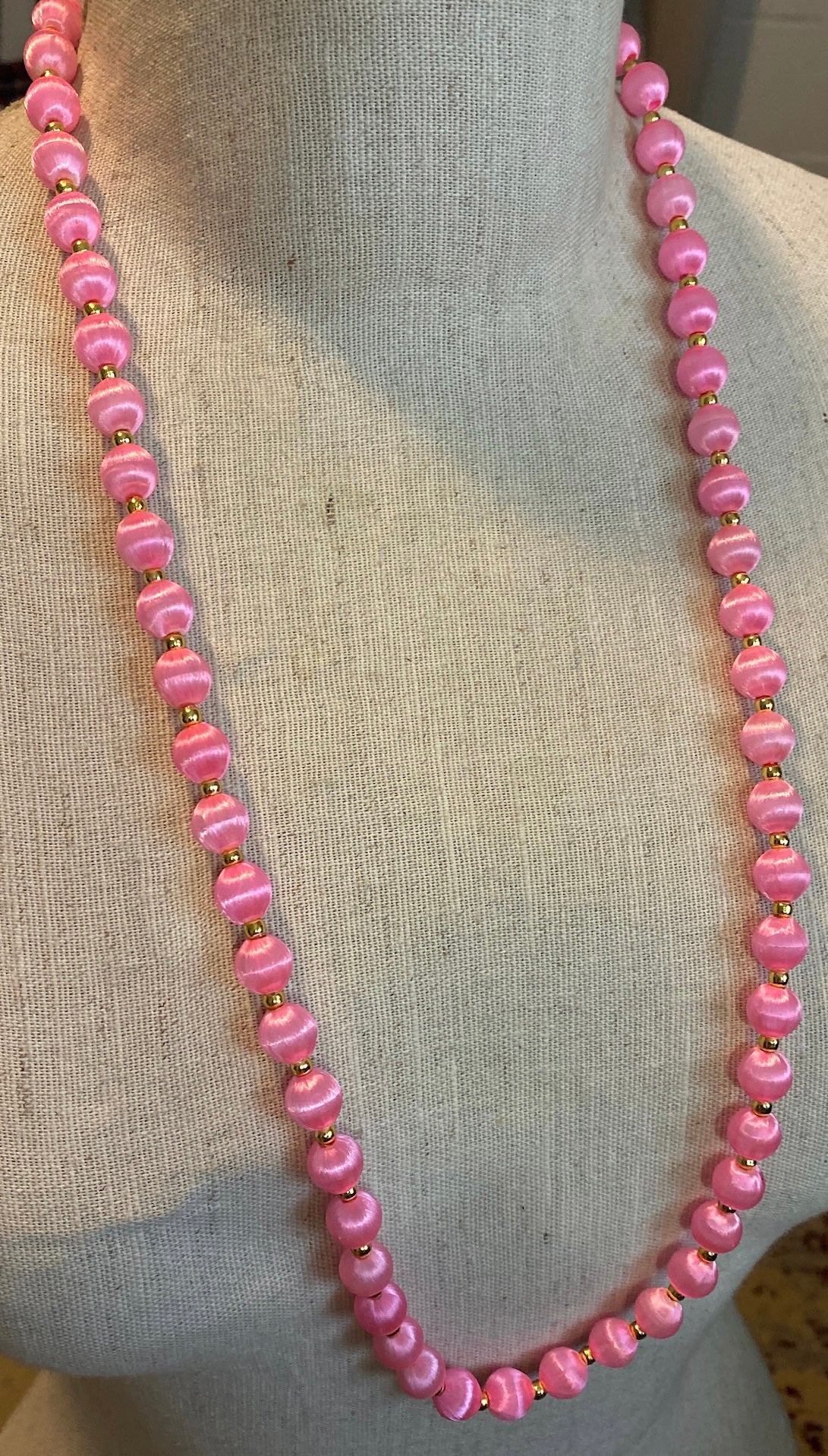60's Bright Neon Pink Satin Bead Shiny Gold Bead Long Necklace